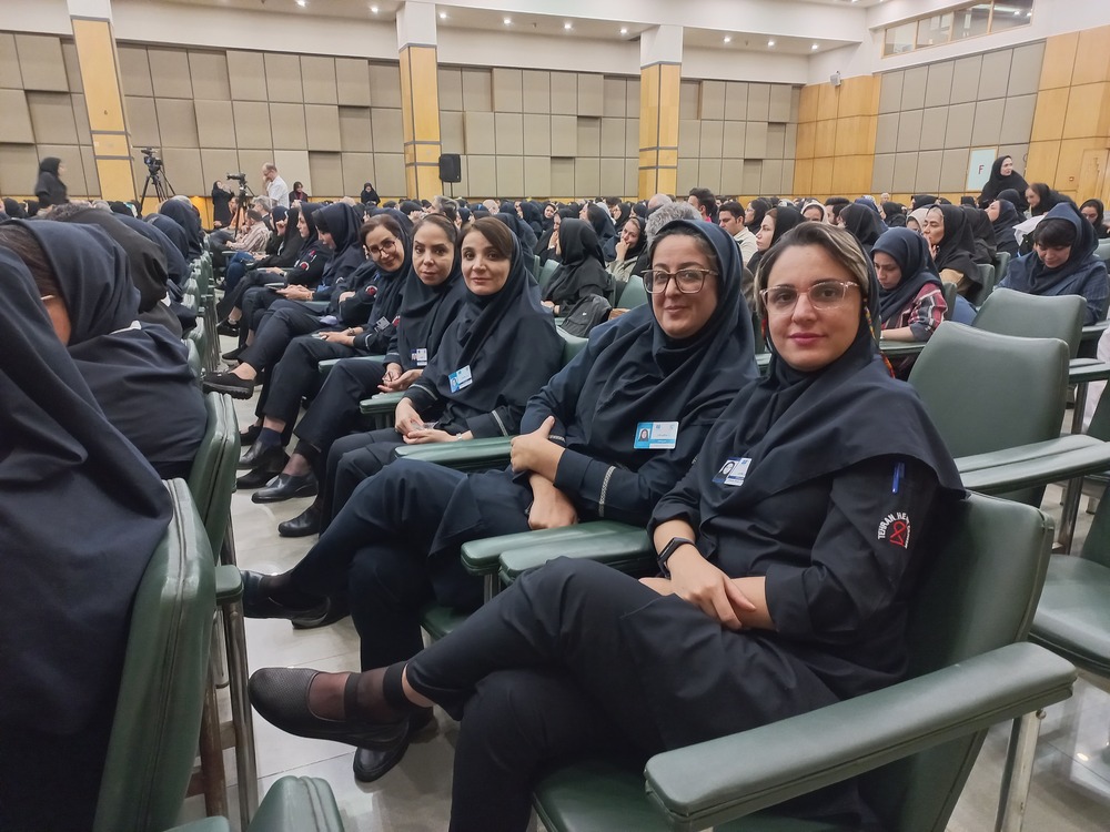 تجلیل از پرستاران نمونه و فداکار در مراسم گرامیداشت روز پرستار در مرکز قلب تهران