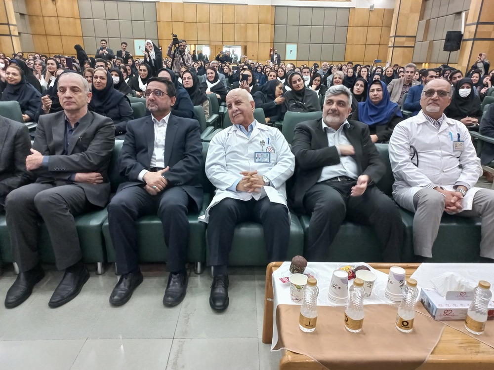 تجلیل از پرستاران نمونه و فداکار در مراسم گرامیداشت روز پرستار در مرکز قلب تهران