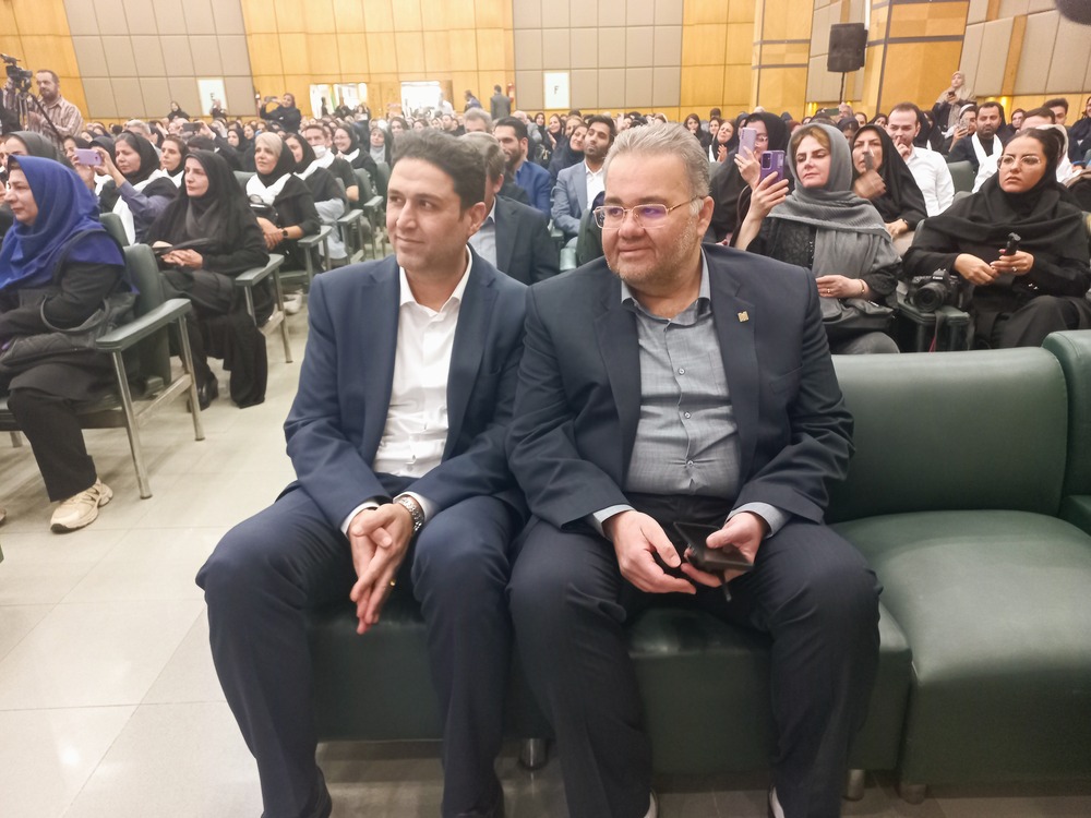 تجلیل از پرستاران نمونه و فداکار در مراسم گرامیداشت روز پرستار در مرکز قلب تهران