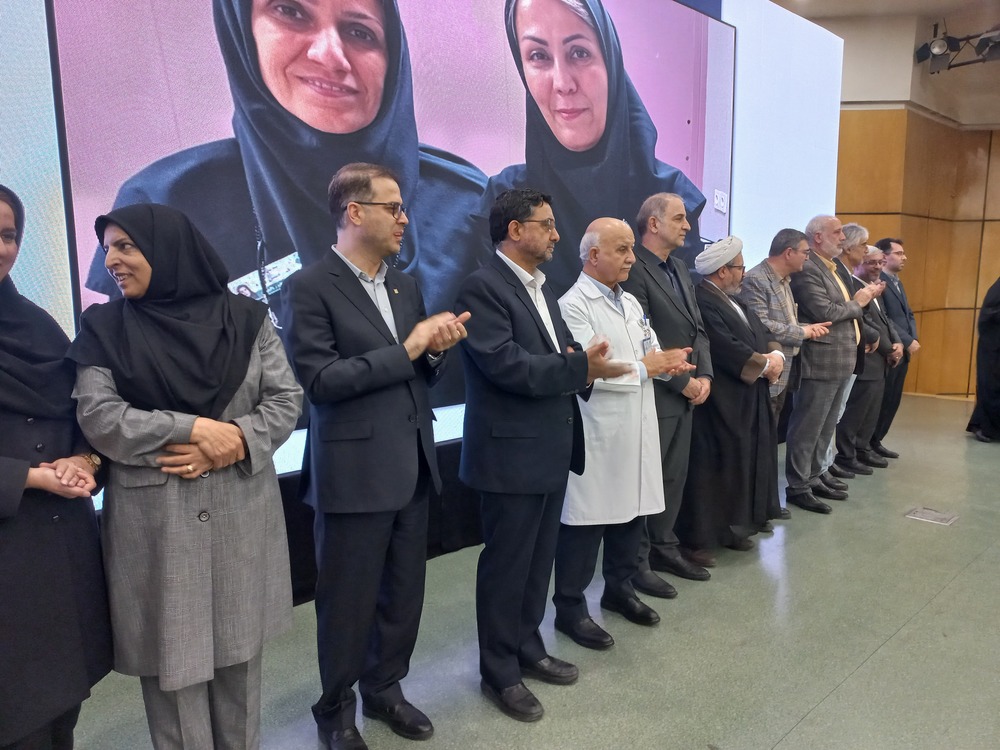 تجلیل از پرستاران نمونه و فداکار در مراسم گرامیداشت روز پرستار در مرکز قلب تهران
