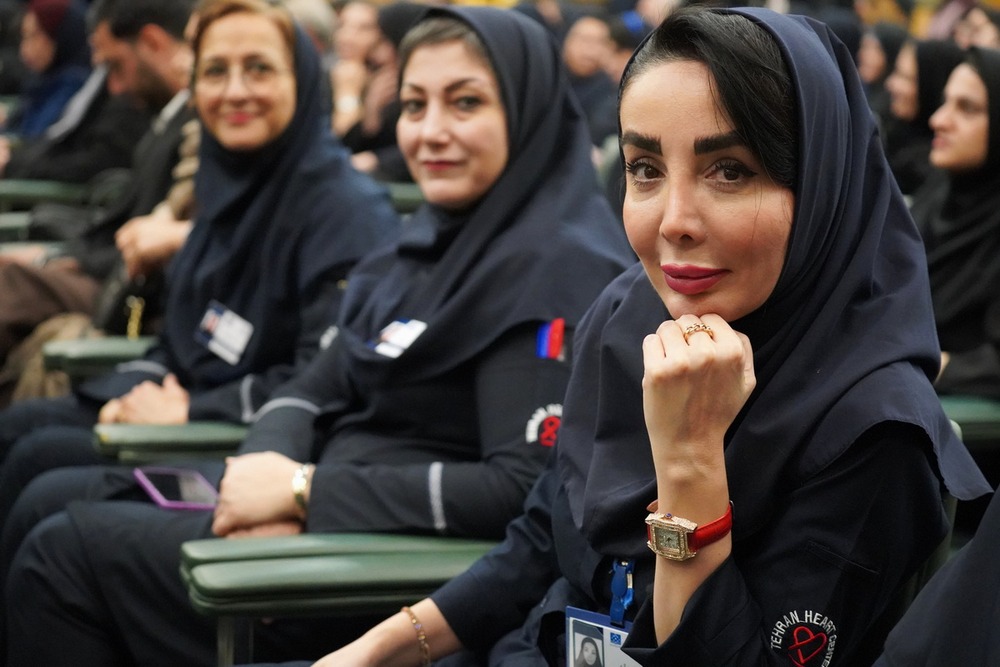 تجلیل از پرستاران نمونه و فداکار در مراسم گرامیداشت روز پرستار در مرکز قلب تهران