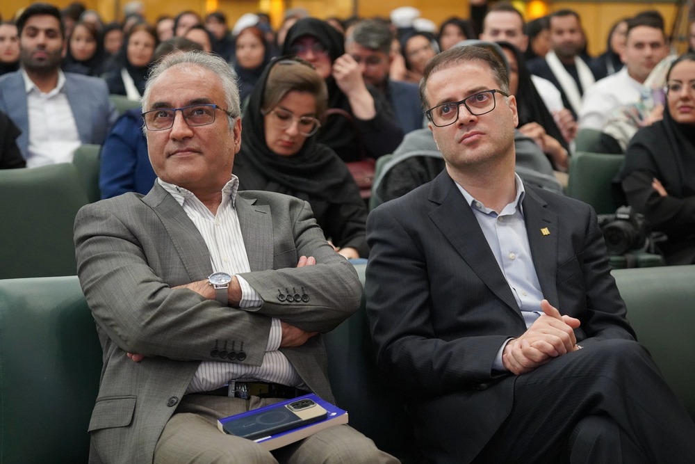 تجلیل از پرستاران نمونه و فداکار در مراسم گرامیداشت روز پرستار در مرکز قلب تهران